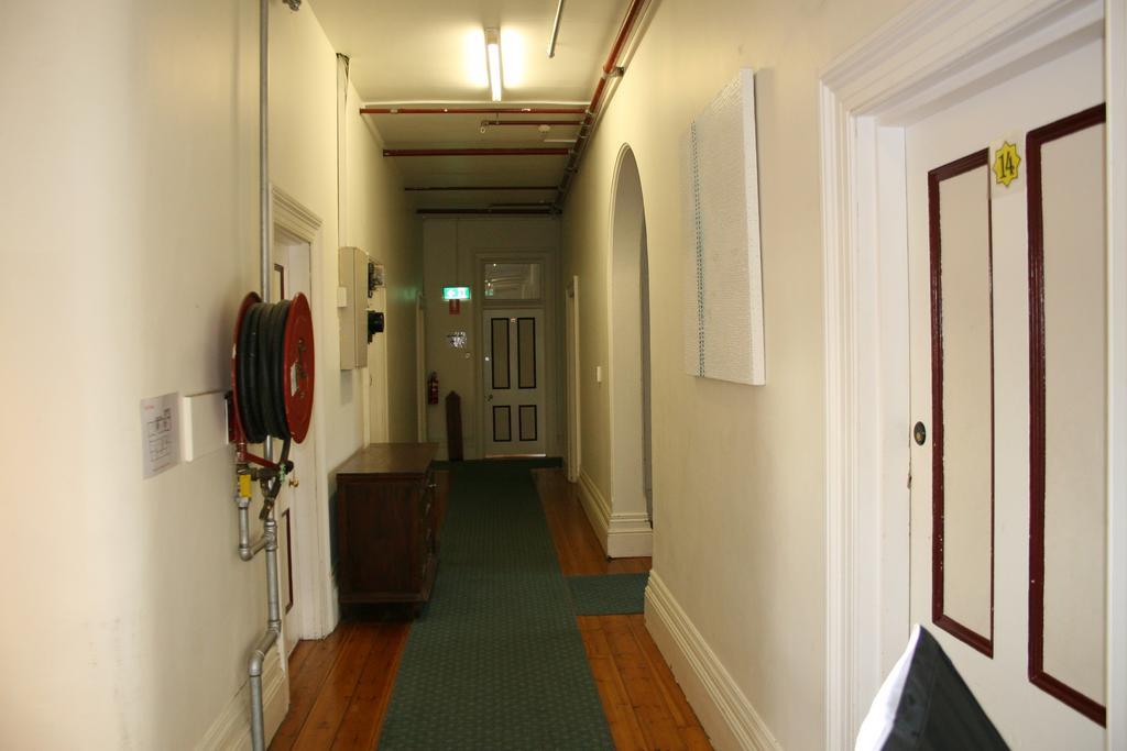 Arthouse Hostel Launceston Room photo