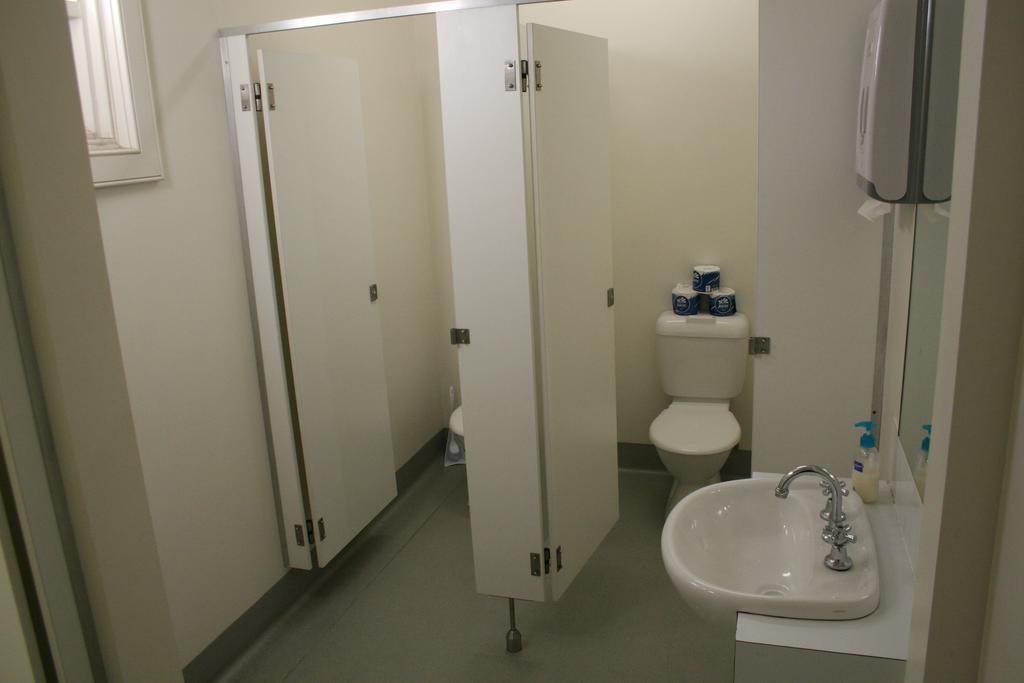Arthouse Hostel Launceston Room photo